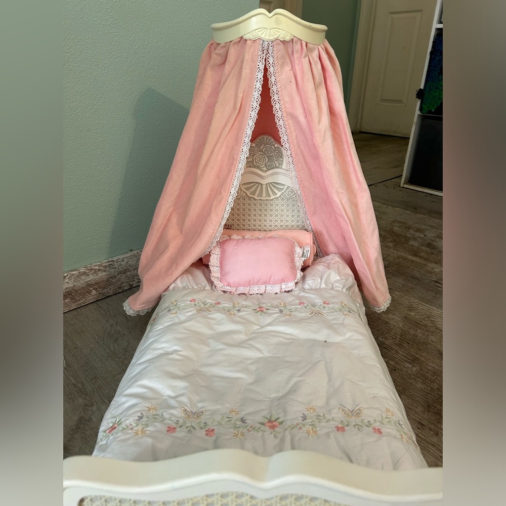 American Girl Doll Samantha’s Bed (discontinued)
